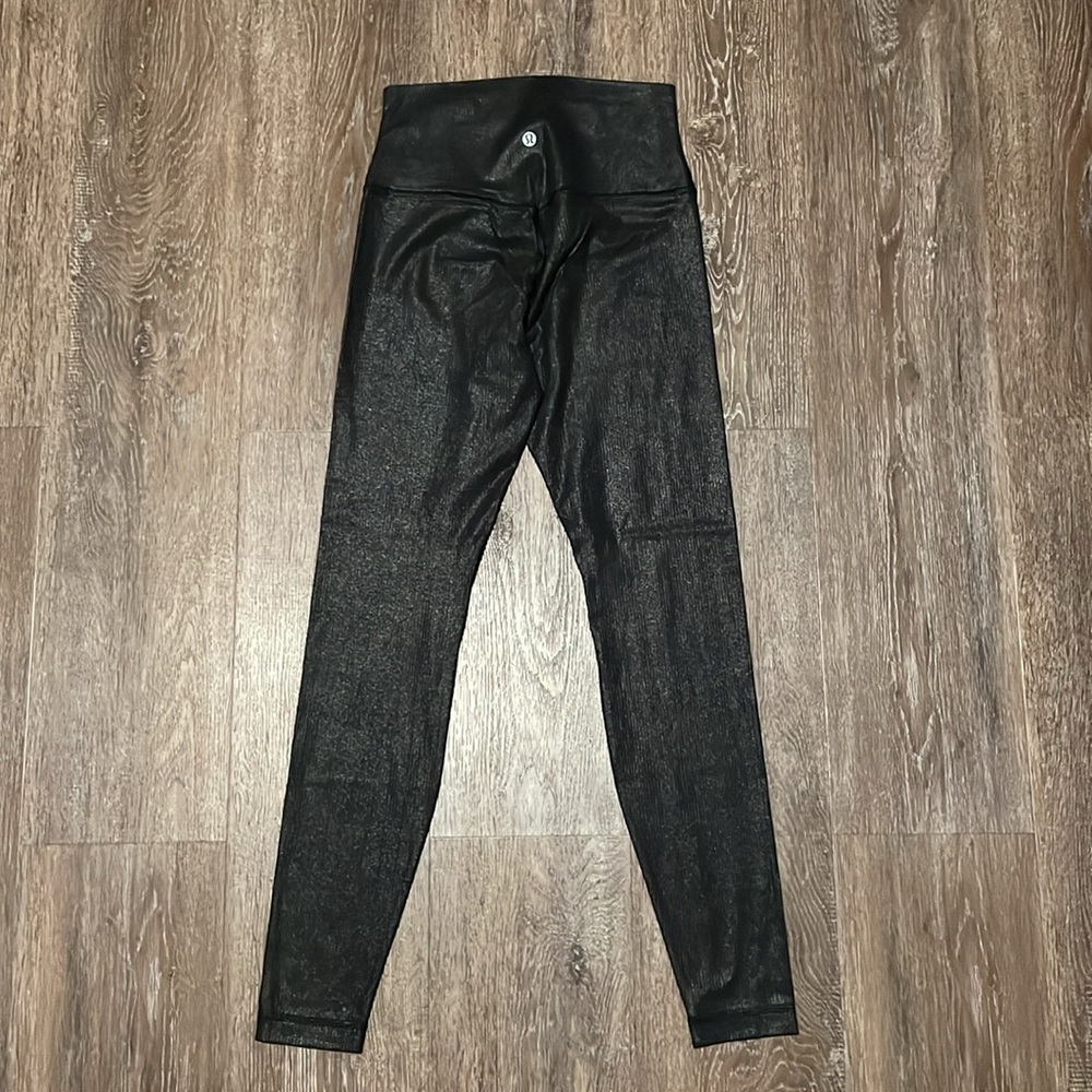 Beautiful Lululemon 3-piece Bundle. Size 6 - Picture 6 of 11